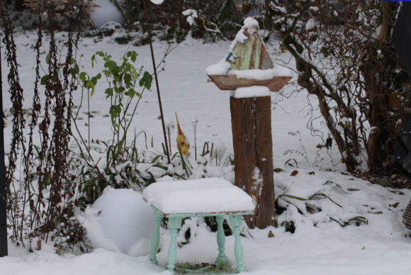 winterliche Deko im hinteren Garten