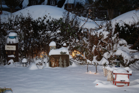 winterliche Deko nach Schneefall